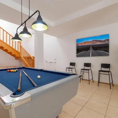 ヴィラ Veintidos, *