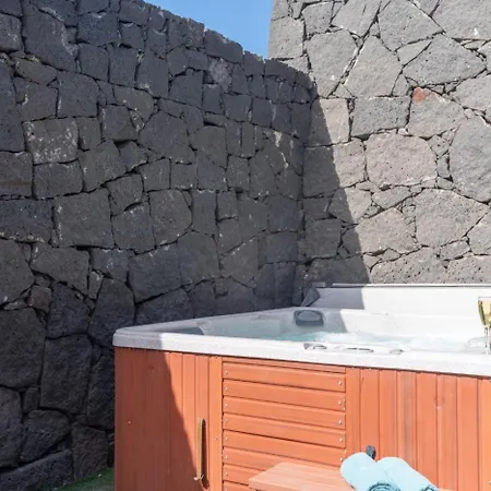 Veintidos, ヴィラ