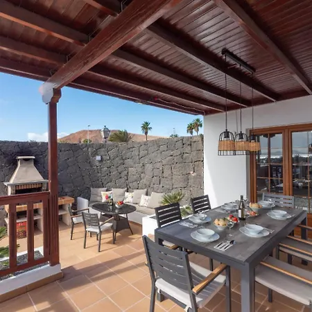 Veintidos, ヴィラ *