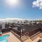 Villa Veintidos, *